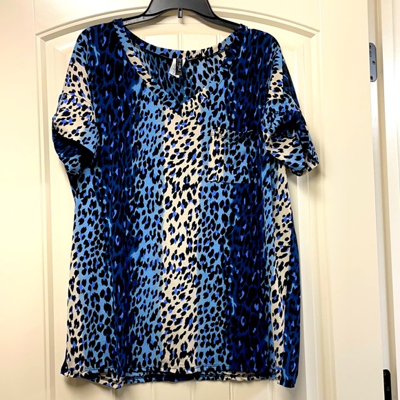 Follow Your Path Top - Picture 2 of 5